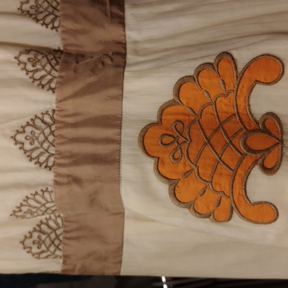 Size 4 Floreat mid-length, embroidered dress - Picture 5 of 5